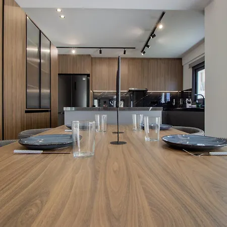 High-end 3br Huge Duplex Near Landmark Lejlighed