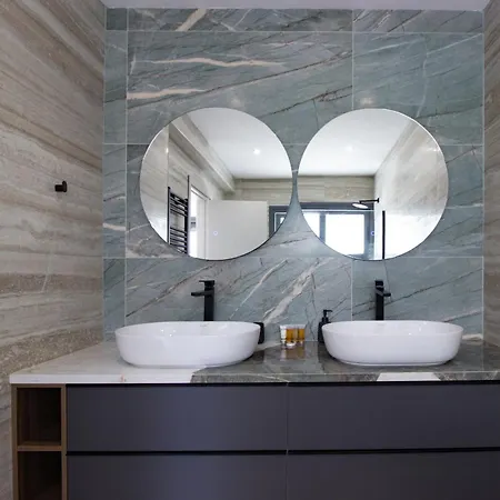 High-end 3br Huge Duplex Near Landmark Нікосія