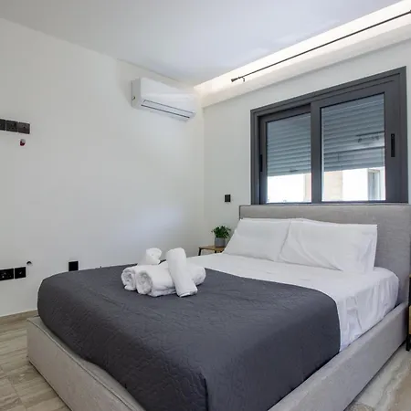 High-end 3br Huge Duplex Near Landmark Lejlighed