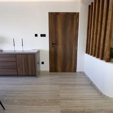 High-end 3br Huge Duplex Near Landmark Lejlighed Nicosia